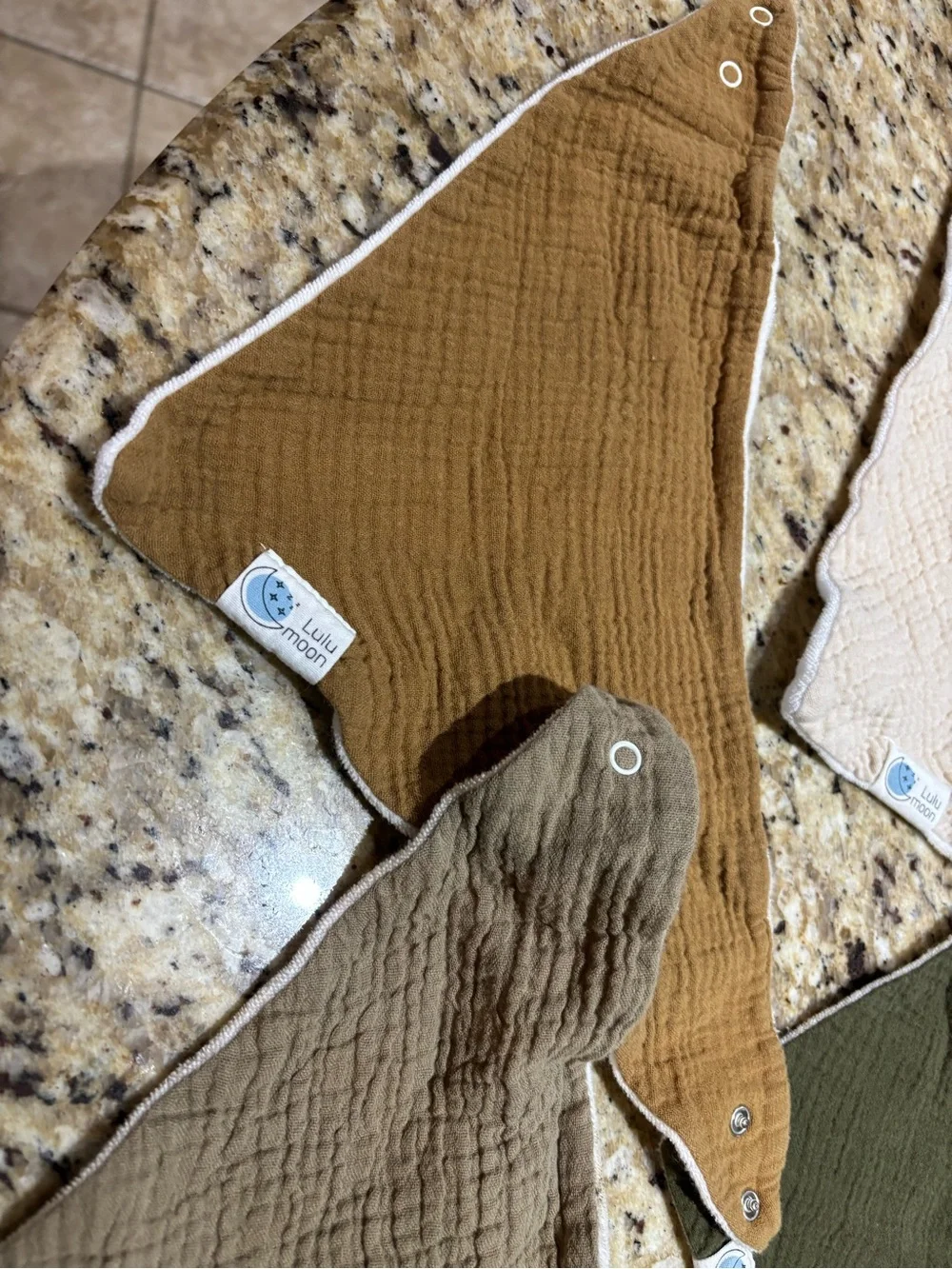 GUC Neutral Multi-Color Bandana Bib Set lulu moon